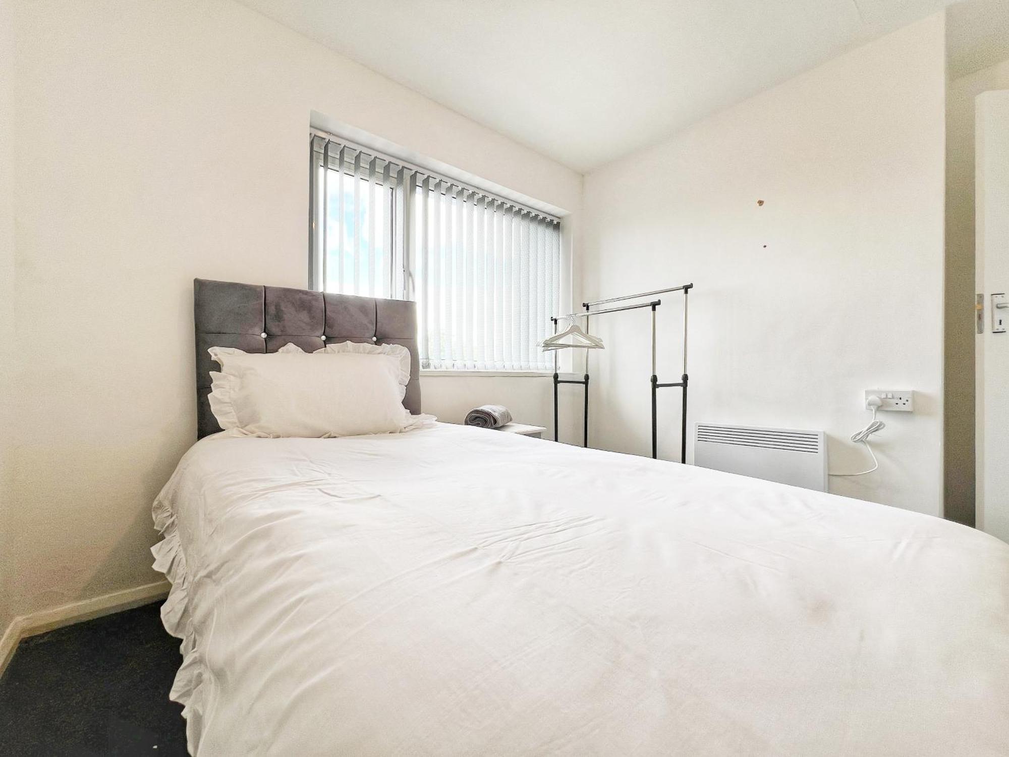 Rusholme Apartment - Sleeps 4 Manchester Ngoại thất bức ảnh